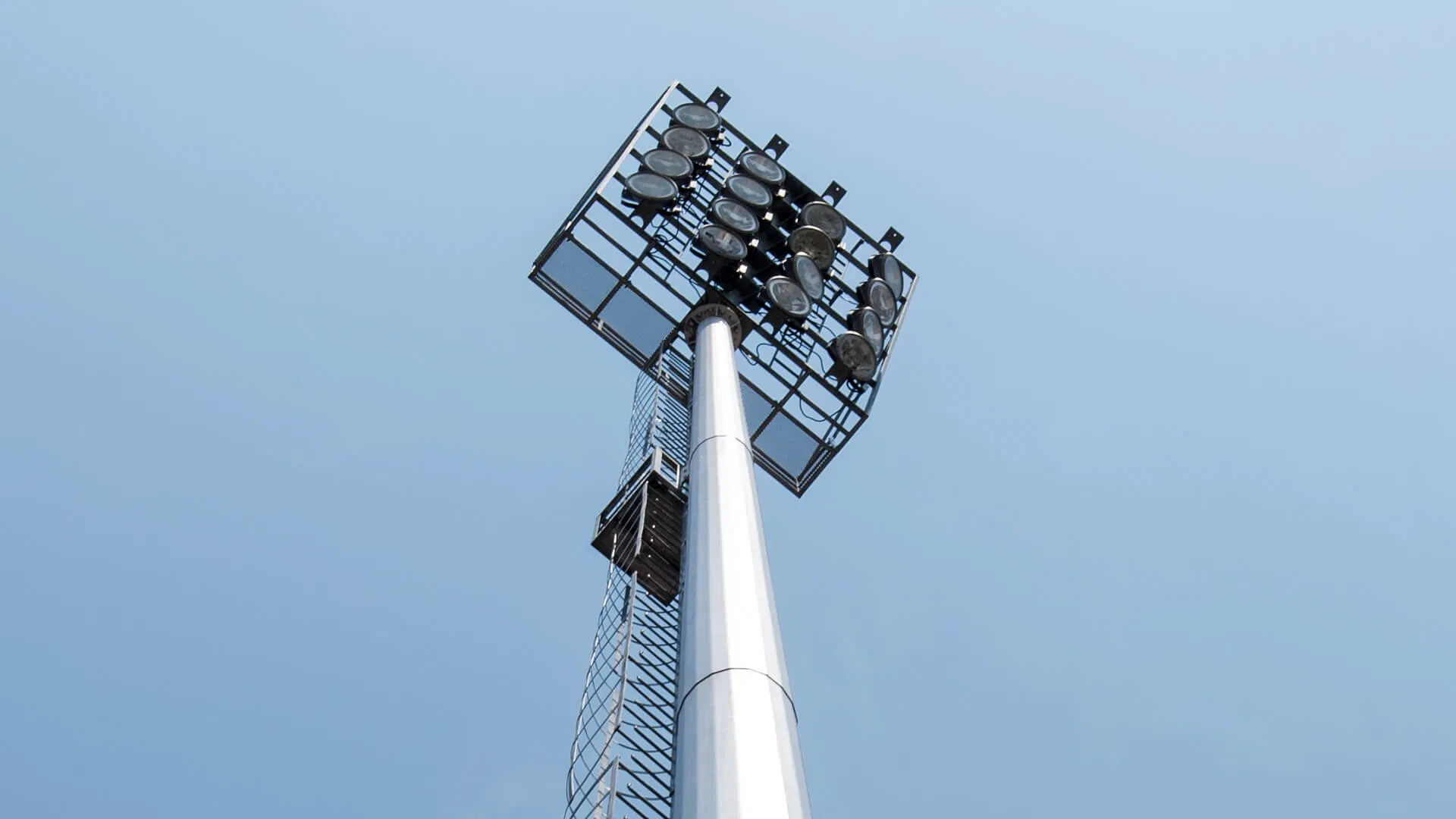 Premium Solar Pole Light Fixture for Outdoor LED Street Lighting