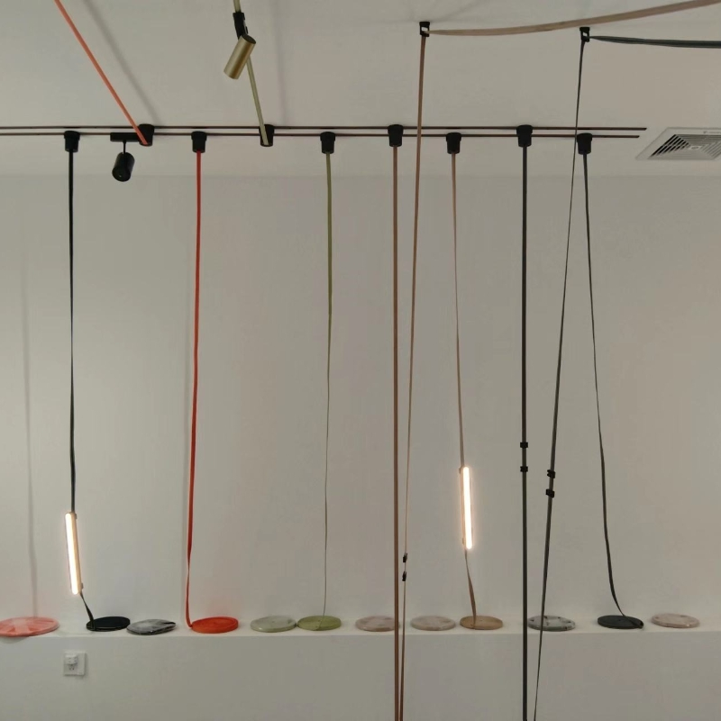 Smart Remote-Controlled 24V LED Track Lighting for Modern Interiors