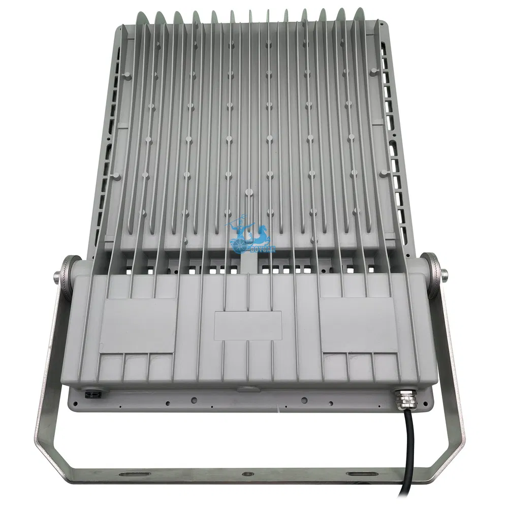 Heavy-Duty LED Floodlight 100W, 200W &amp; 300W, Marine-Grade Stainless Steel and IP68 Waterproof, Perfect for Offshore Platforms, Ports, and Industrial Sites