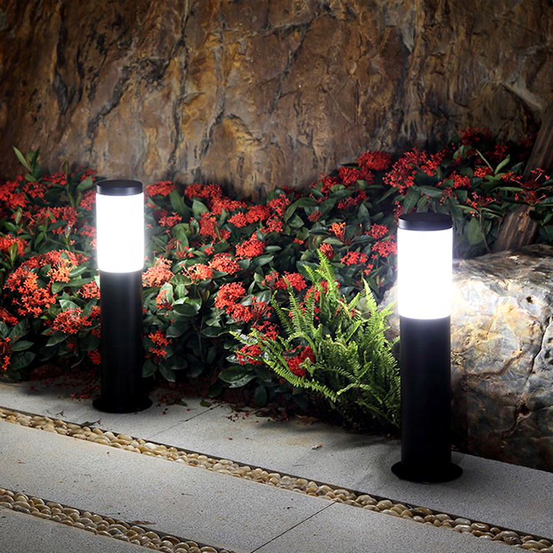 Stainless Steel LED Solar Lamp Post Top Column IP44 Rating 360 Beam Angle Daylight Alert (6000K) for Garden Landscape Lighting