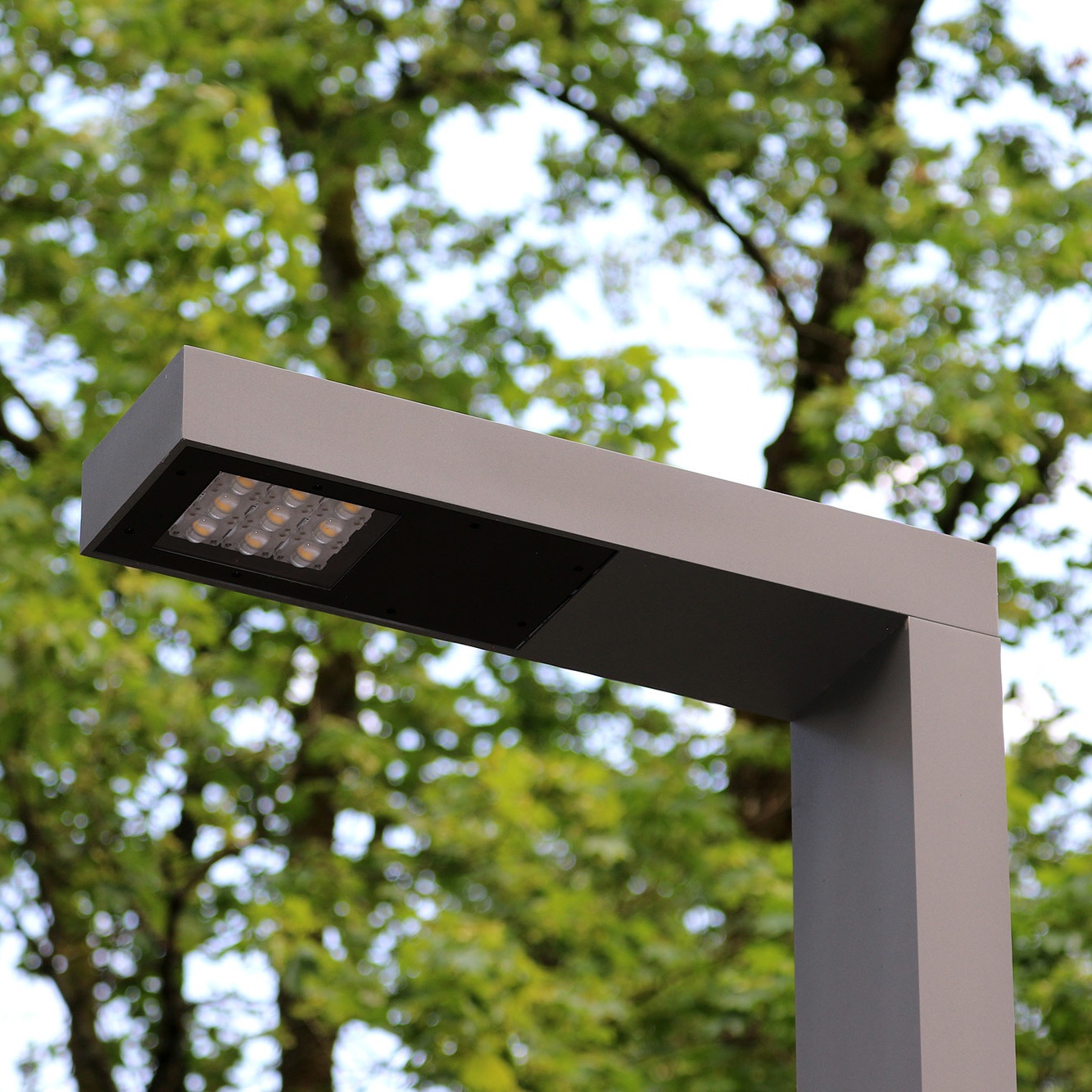 Outdoor LED Garden Street Light IP66 Waterproof Single/Double Arm Post Top Lamp for Courtyard Park Road Lighting