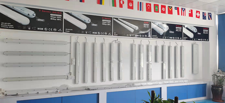 High Quality 1200mm 40W Waterproof Vapor Tight LED Tri-Proof Lights 40w Industrial Workshop Linear DALI Dim for Garages
