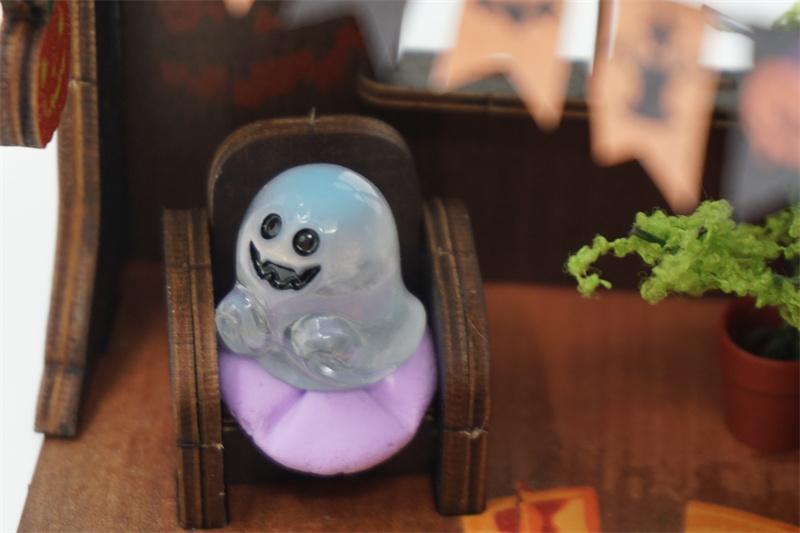 Halloween DIY detail view 4