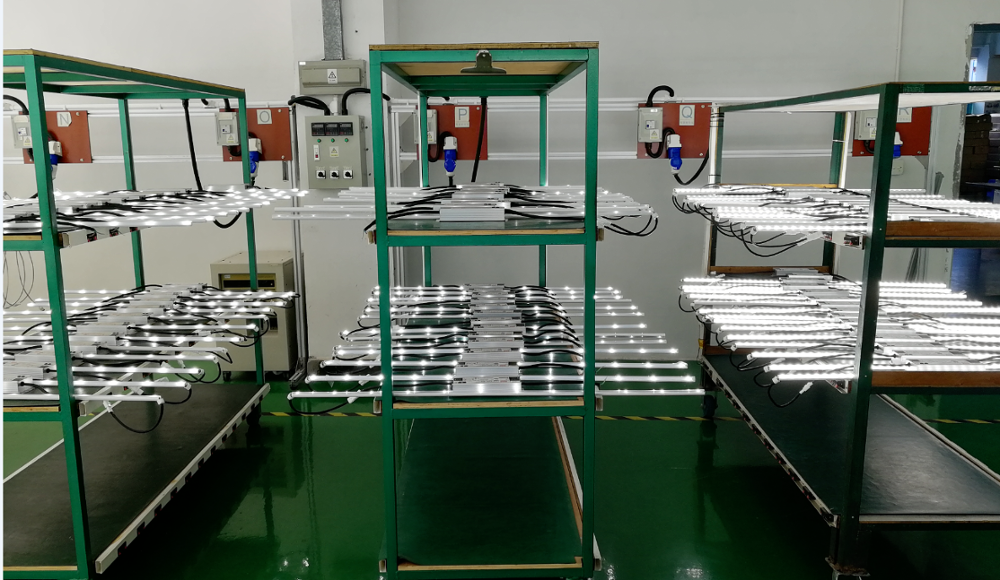 Aging Test of T8 Tubular Lamp