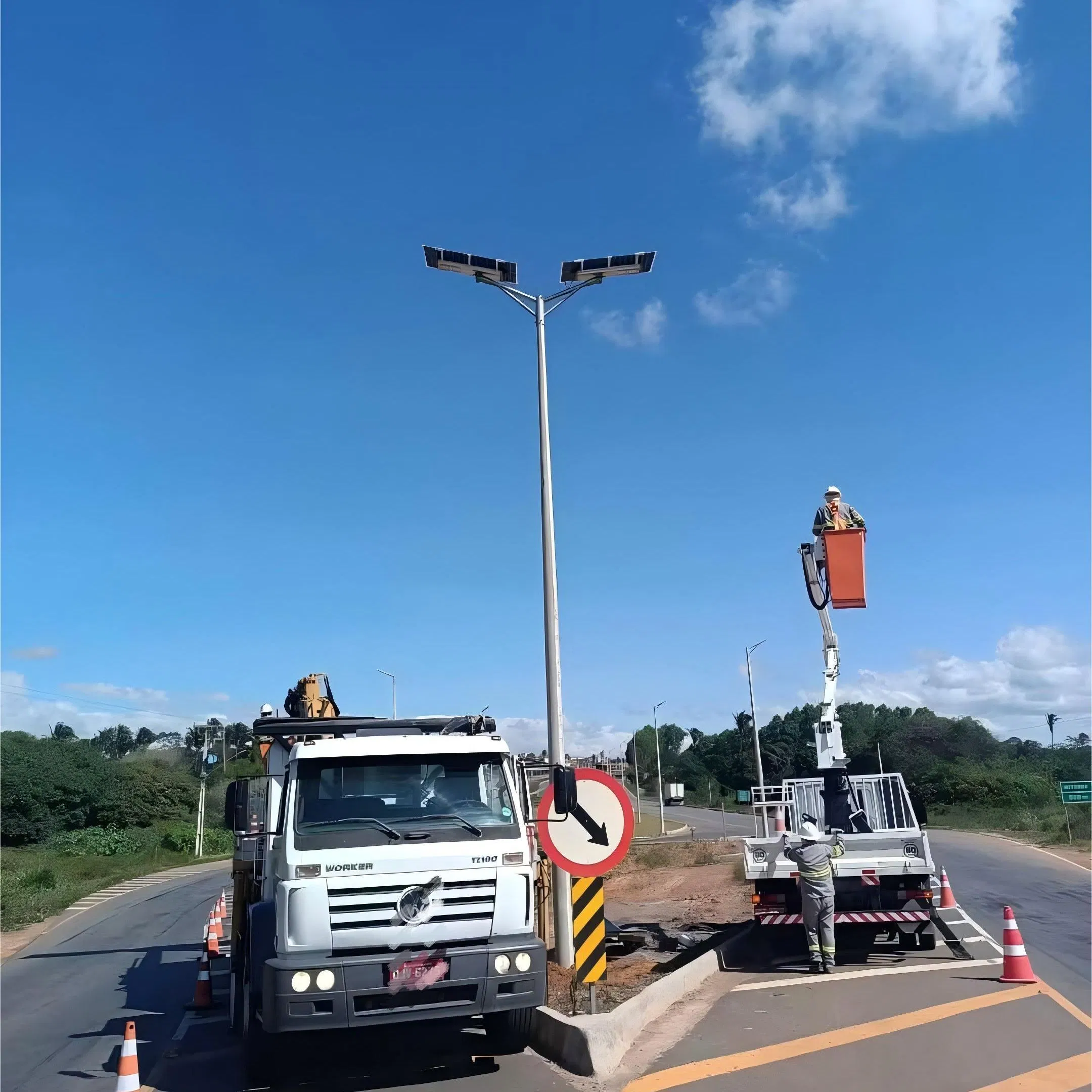 Integrated Outdoor LED Lamp Solar CCTV Camera Street Light with Lithium Battery