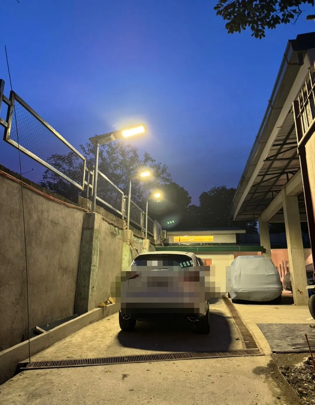 High Capacity Battery Integrated Solar Street Light Industrial LED 30W 40W 60W 80W 100W 120W MPPT Controller for Public Road