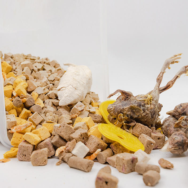 Alimento para animais de estimação liofilizado OEM, fornecimento por atacado em grande quantidade, petiscos naturais de frango, pato, salmão e bacalhau para gatos e cães, petiscos de alta proteína e baixo teor de gordura