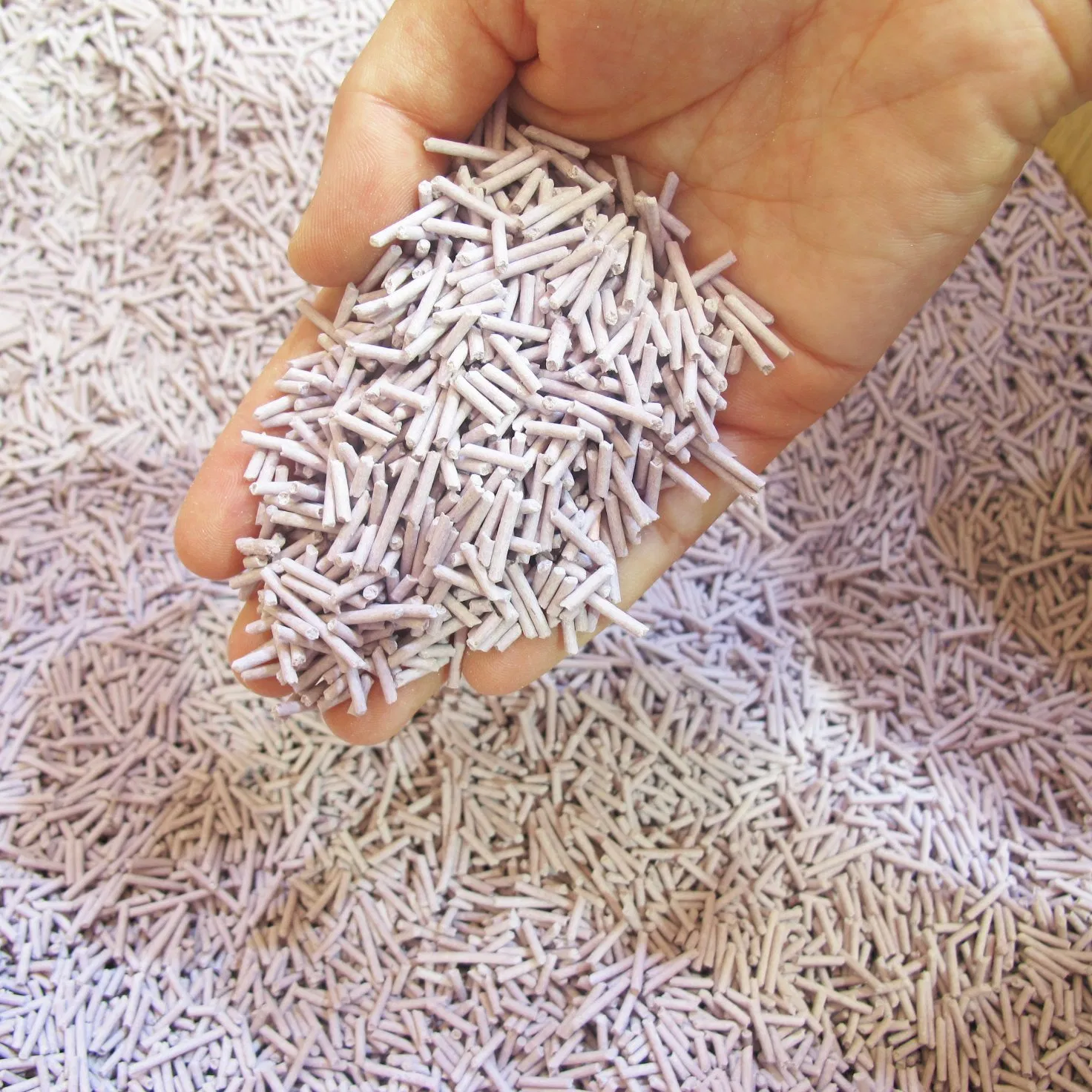 Controle de Odor de Agregação Forte Flushable Aroma Personalizado de Lavanda 1.5mm Areia para Gato Tofu Acessórios para Banheiro de Animais de Estimação