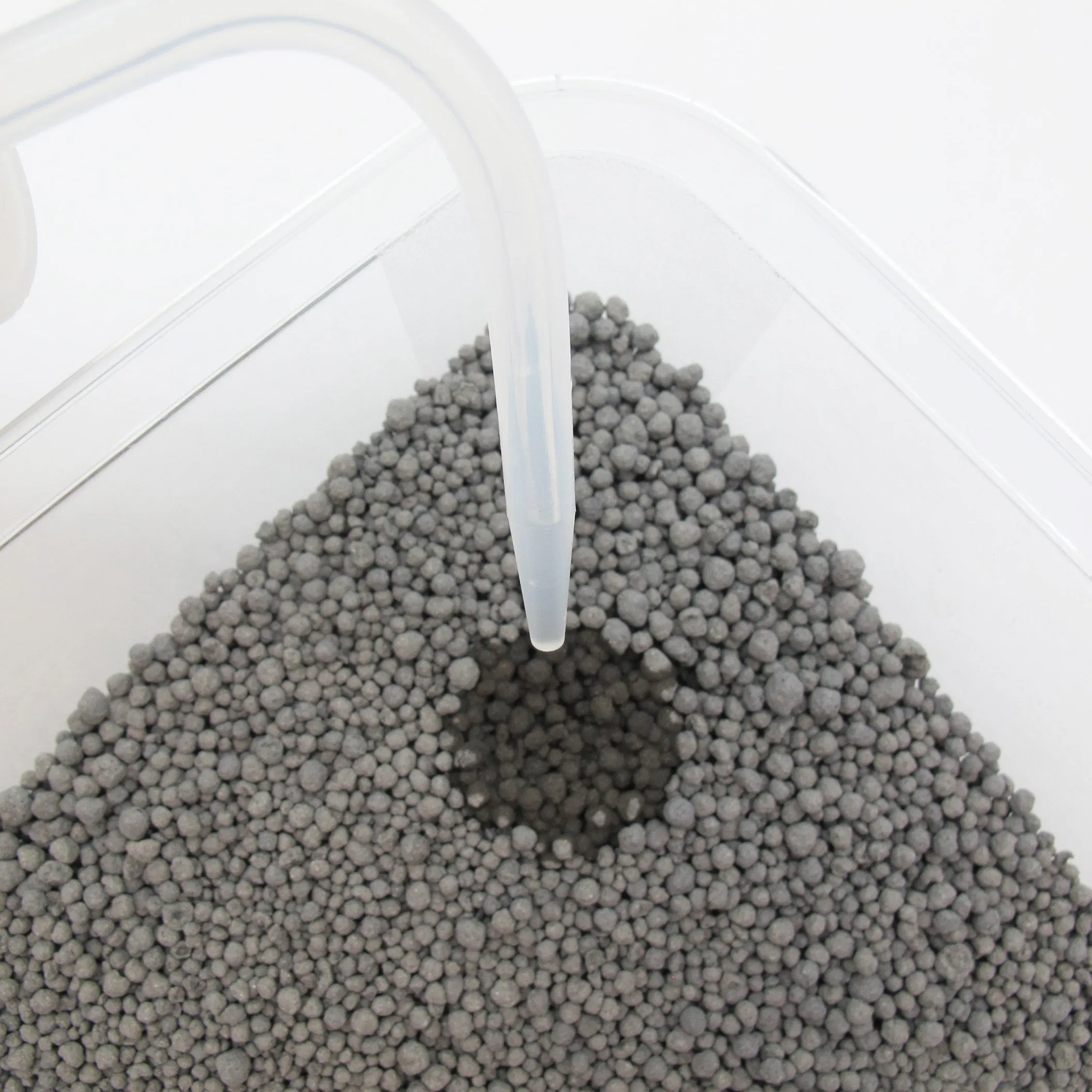 Grande Absorção de Urina Forte Desodorização OEM Bola de Carbono Ativado Aromatizada Areia de Bentonita Areia para Gato Quebrada Areias para Gato Acessório para Animais de Estimação