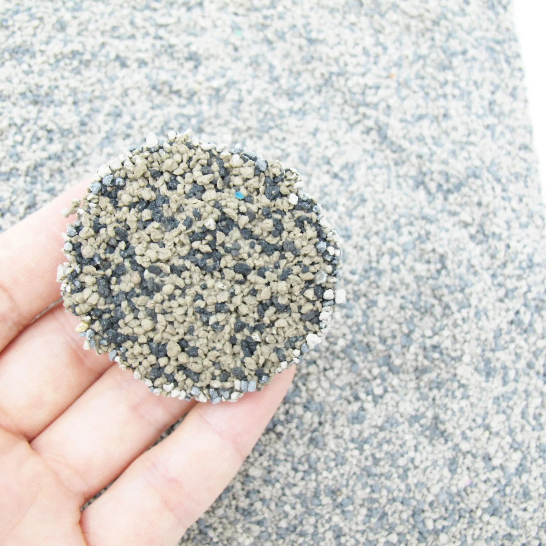 Sabor Personalizado Rápido Agregação Fácil de Coletar Forte Controle de Odor Areia Colorida de Bolas Areia de Bentonita Bolas de Bentonita Areias de Bentonita Quebradas Areia para Gatos Acessórios para Animais de Estimação