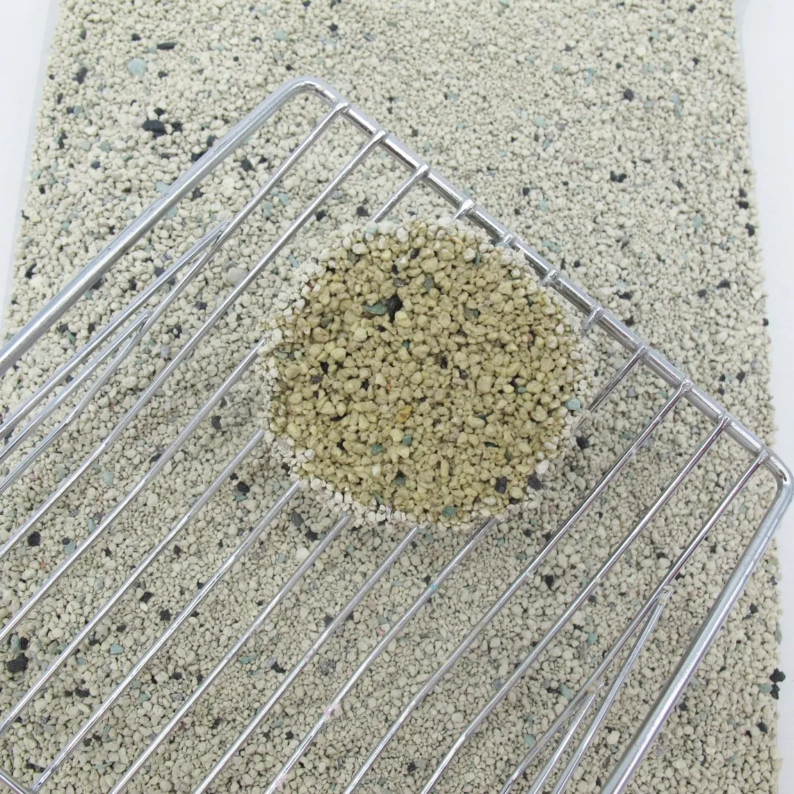 Excelente desodorante absorvente de poeira de baixa aglomeração, liberando aroma, areia triturada, carvão ativado, bentonita, areia para gatos quebrada, acessórios para pets