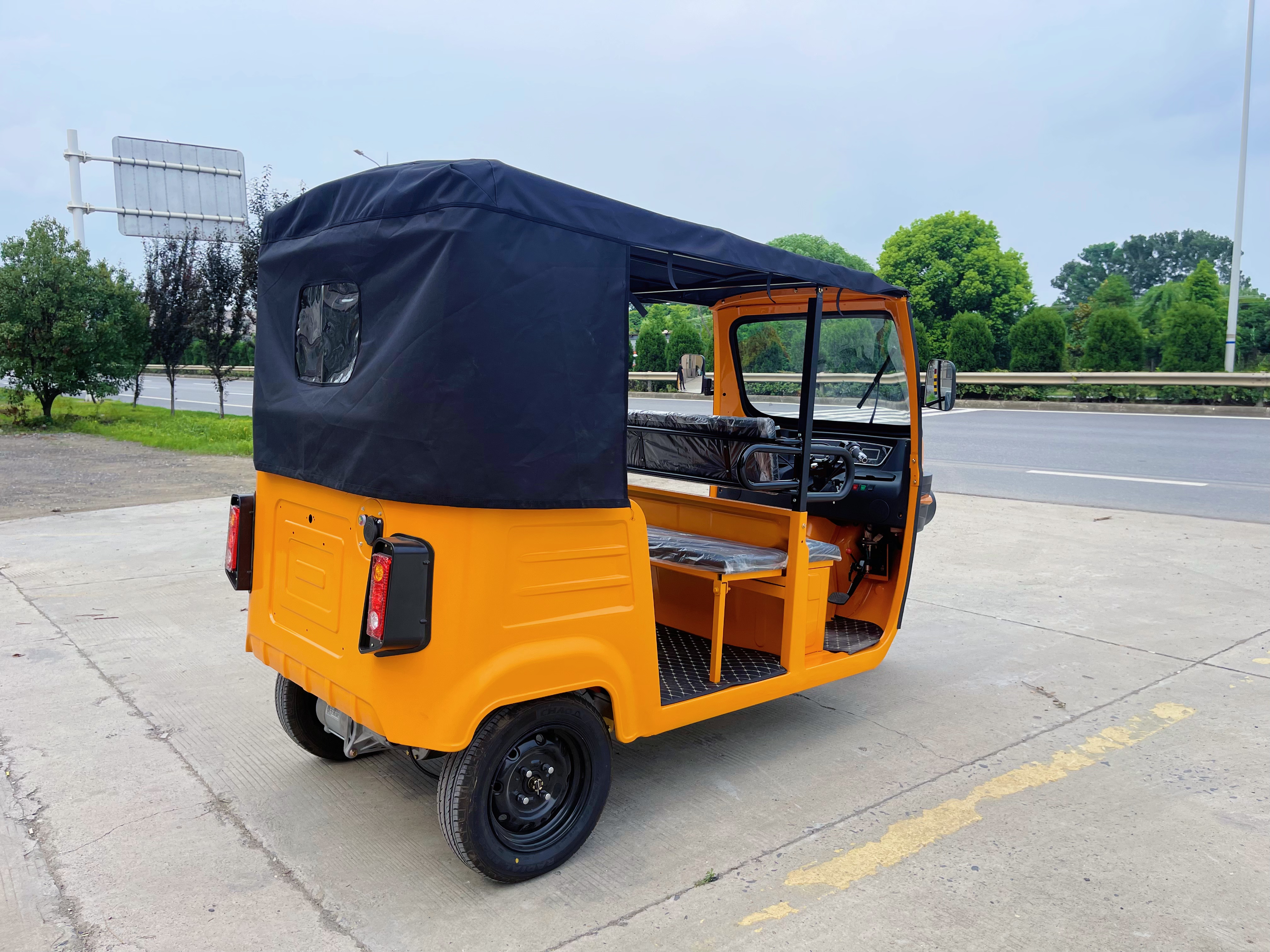 China  Electric  Passenger Tricycle Yellow Tuk Tuk Vehicles  S2-2600 (Iron Frame) Manufacturer, Supplier