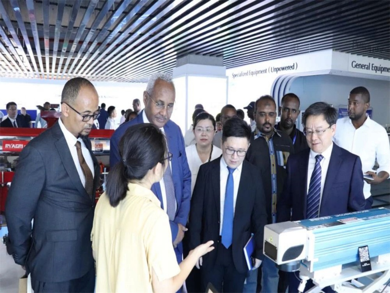 Li Mao Tong electric vehicle in use — global market operation