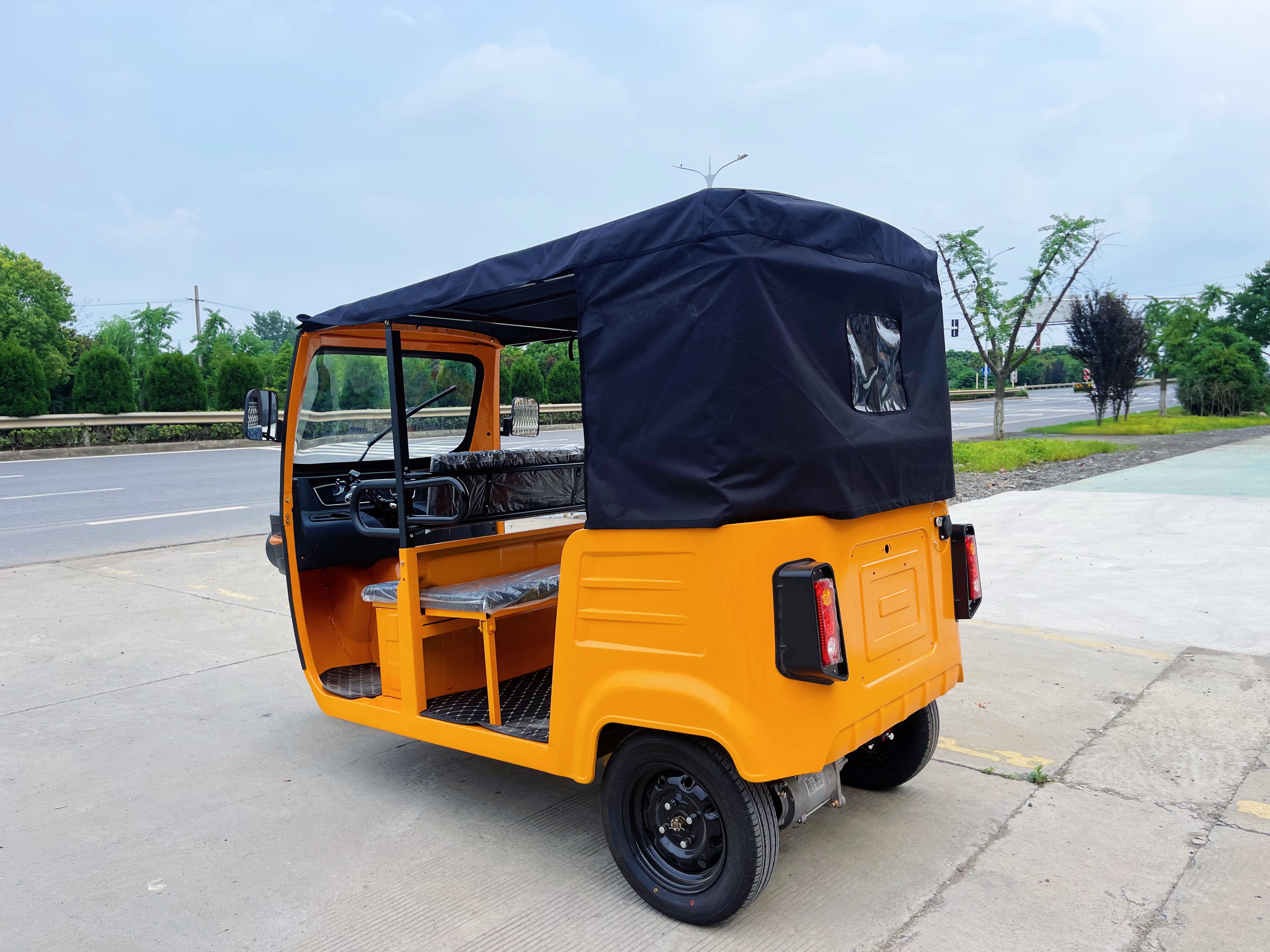 China  Electric  Passenger Tricycle Yellow Tuk Tuk Vehicles  S2-2600 (Iron Frame) Manufacturer, Supplier