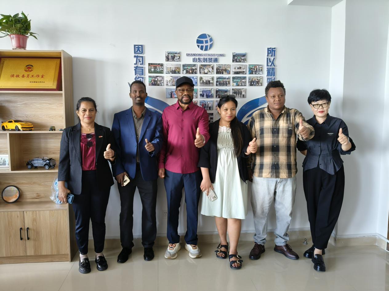 International customer visiting Li Mao Tong factory for on-site inspection