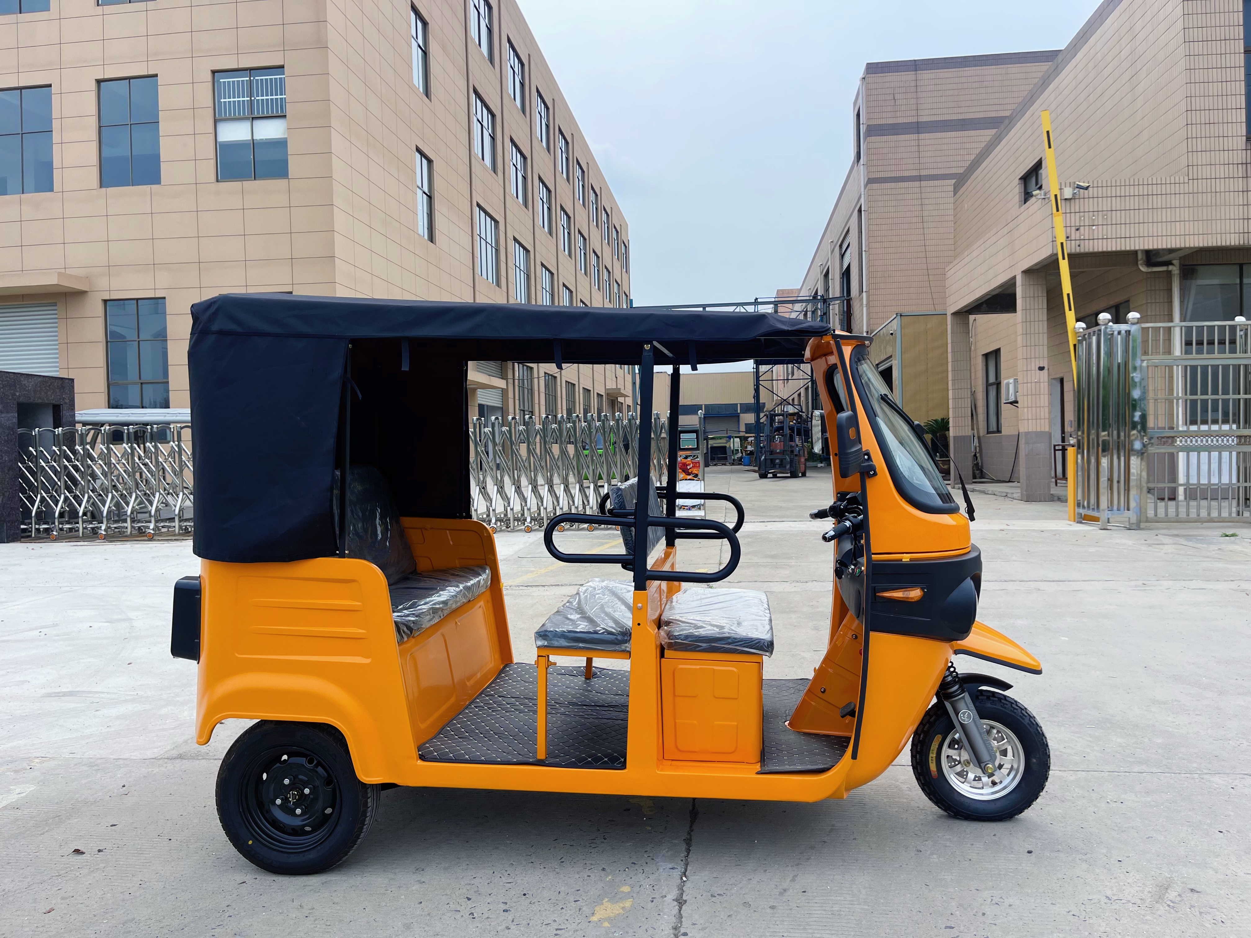China  Electric  Passenger Tricycle Yellow Tuk Tuk Vehicles  S2-2600 (Iron Frame) Manufacturer, Supplier