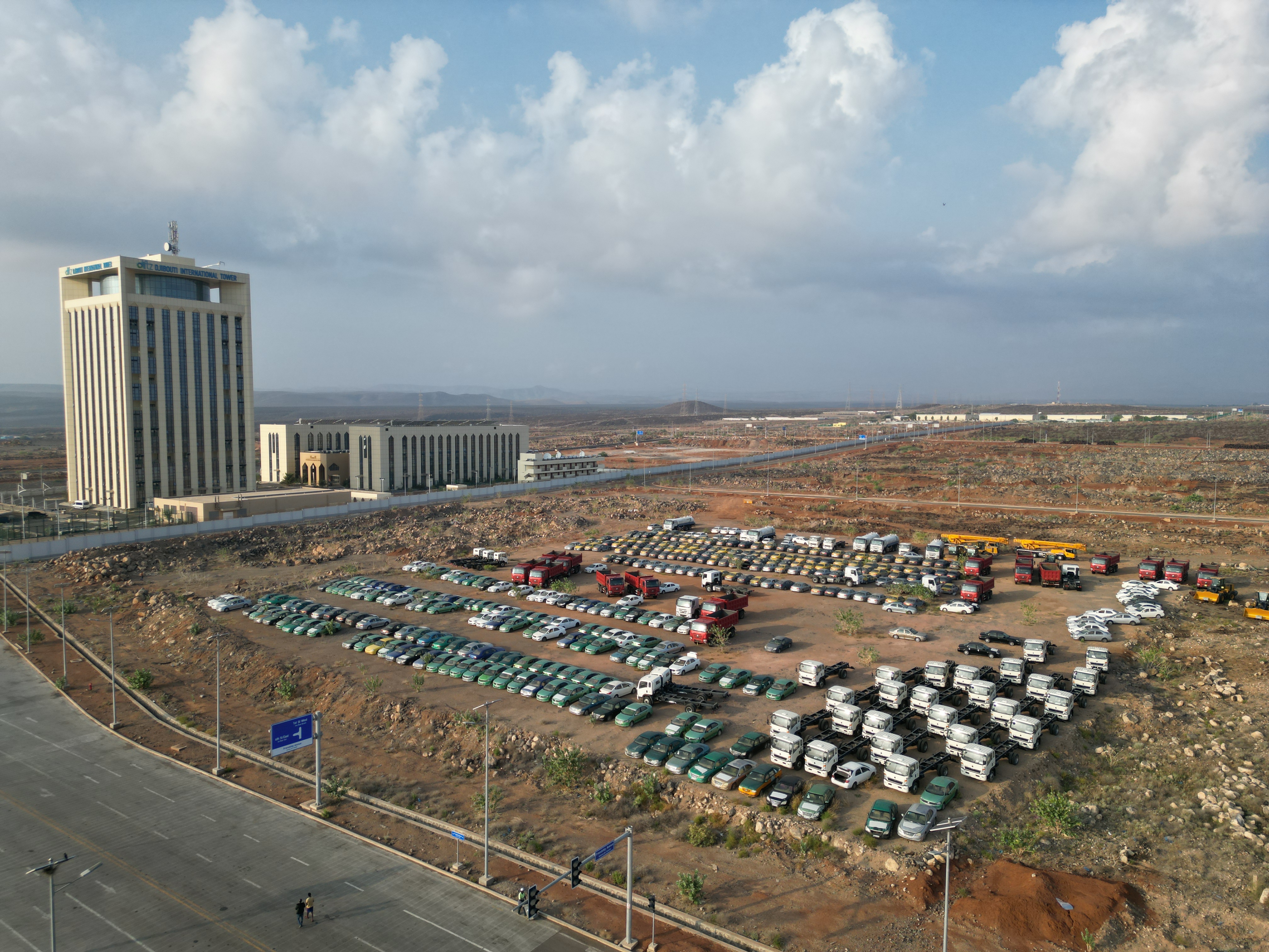 Li Mao Tong Africa operations — vehicle delivery and distribution