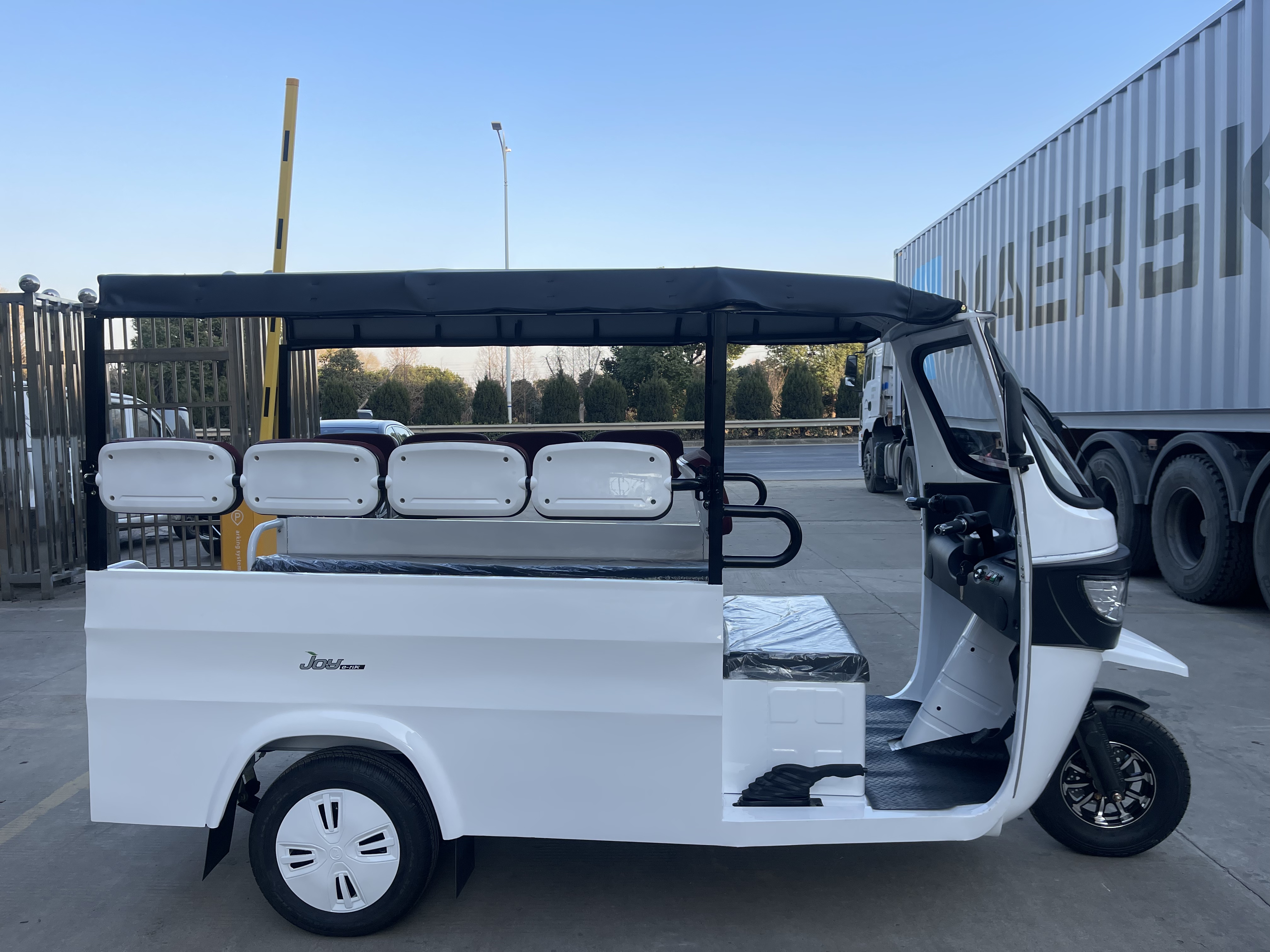 China Leading  White Side seat passenger vehicle Electric Tricycle Supplier, Suppliers