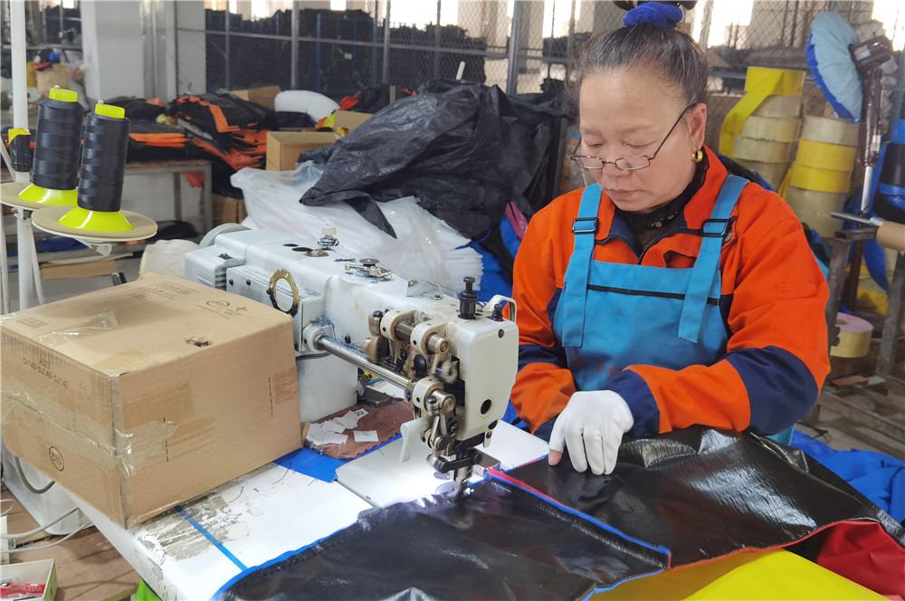 Funjump sewing workshop - foam padding cover stitching