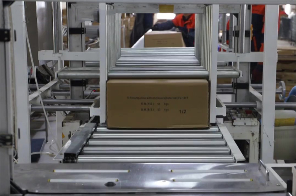 Funjump packaging workshop - final product labeling and export preparation