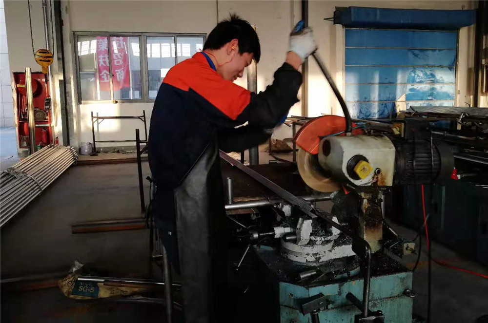 Funjump metalworking workshop - automated tube bending equipment