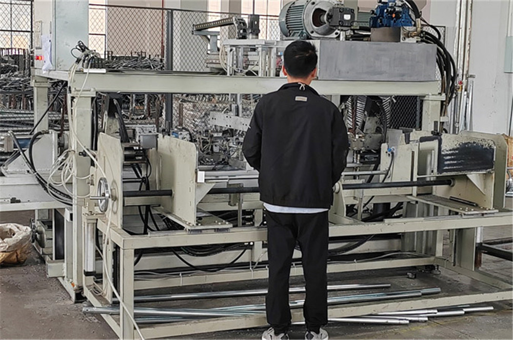 Funjump metalworking workshop - component inspection station