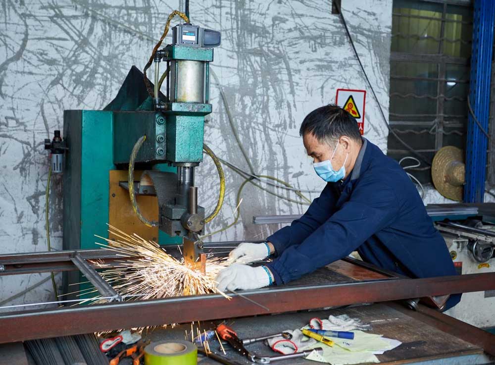 LJF air filter production step 6 - Electric welding of filter components