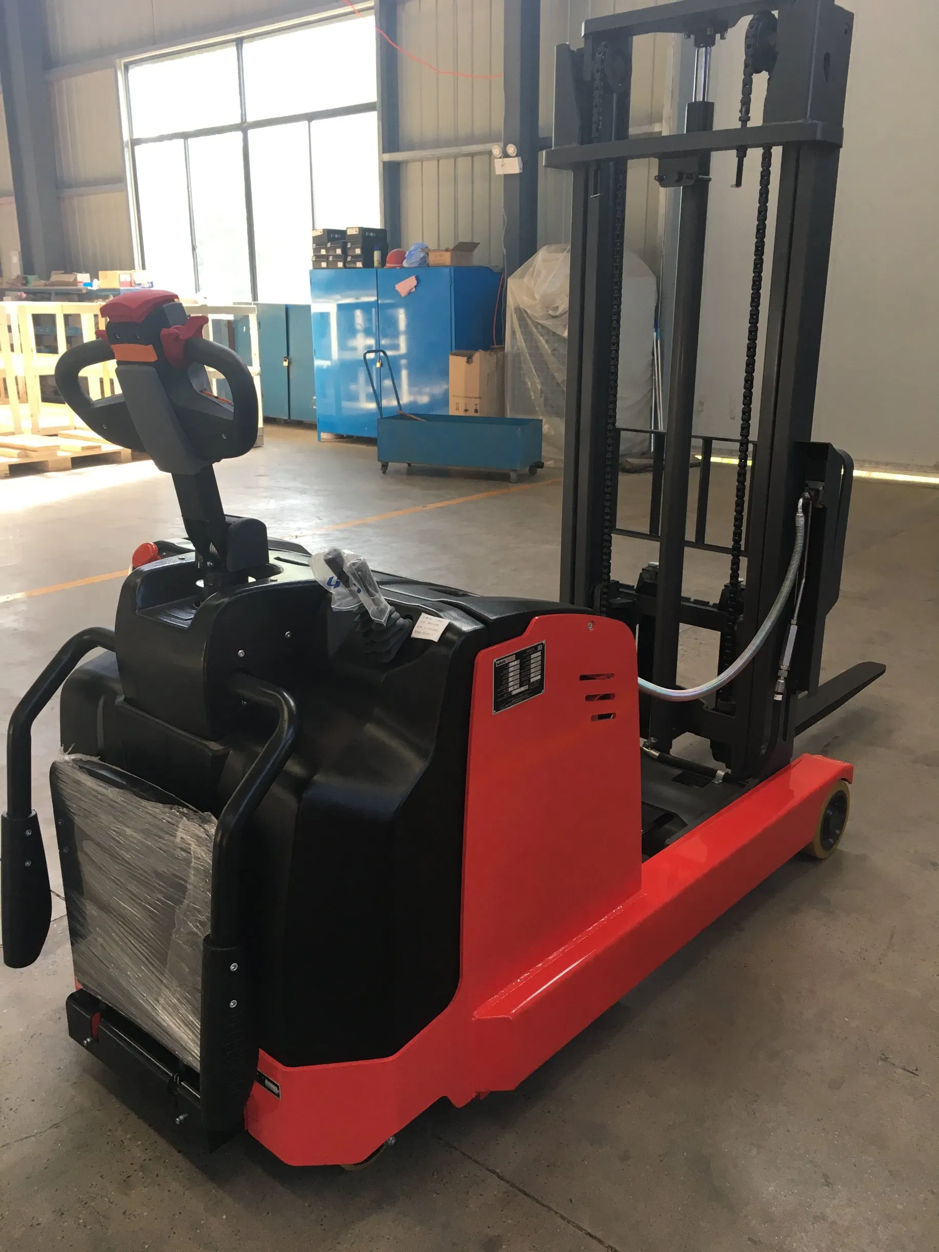 2000kg 2ton Electric Reach Stacker Truck with 24V Battery