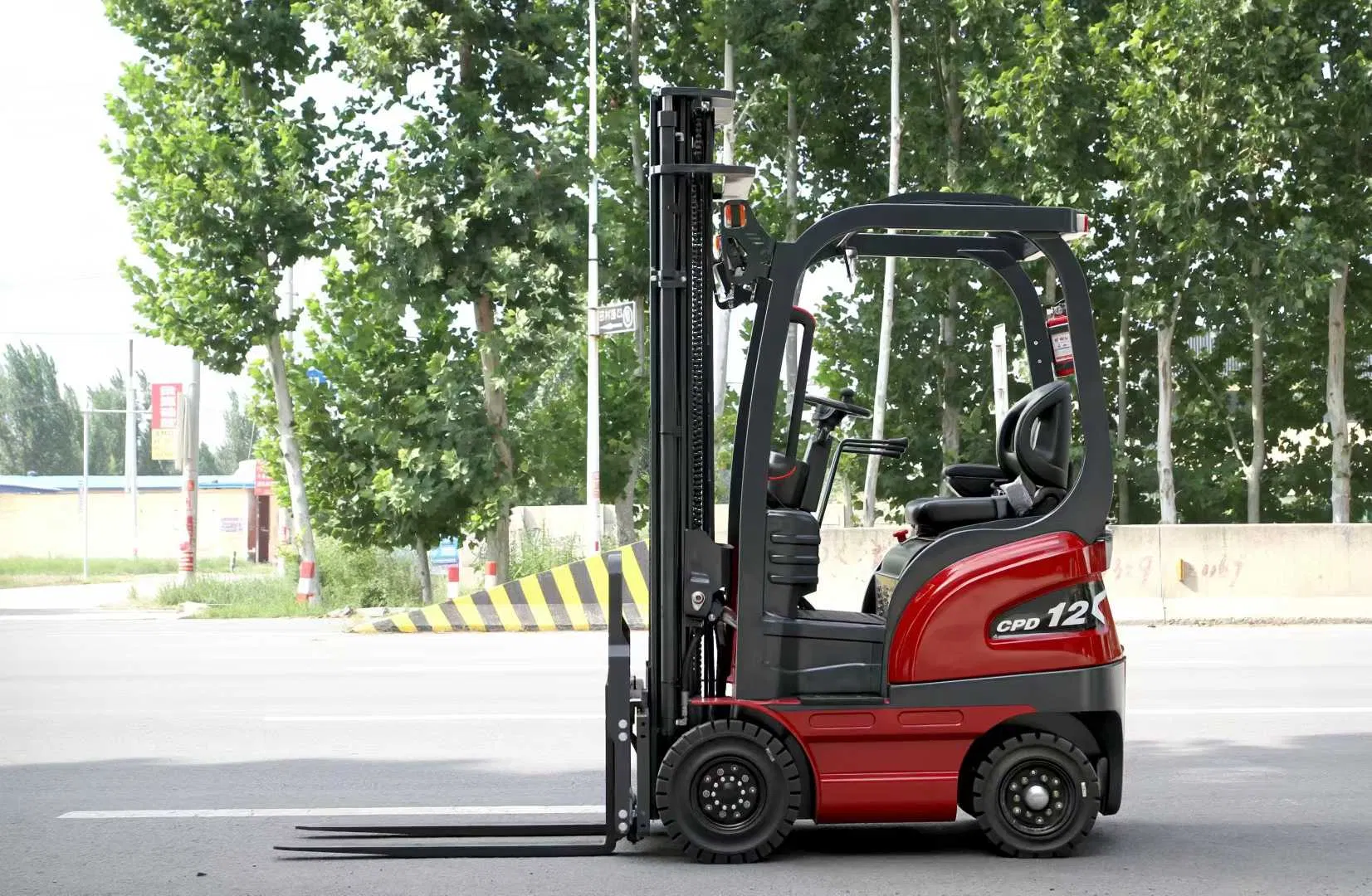 Electric Forklift Side View