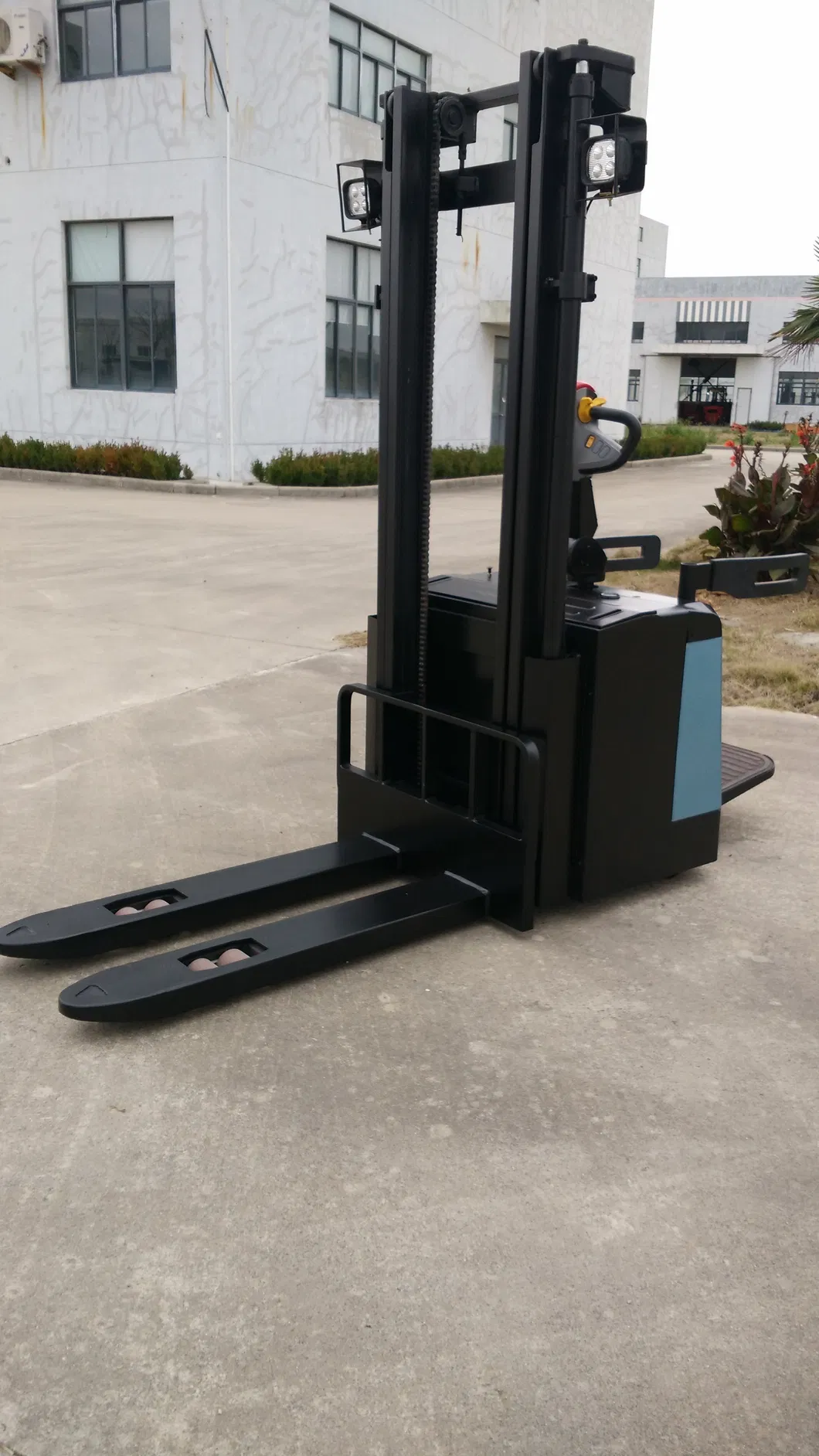 Electric Stacker 3