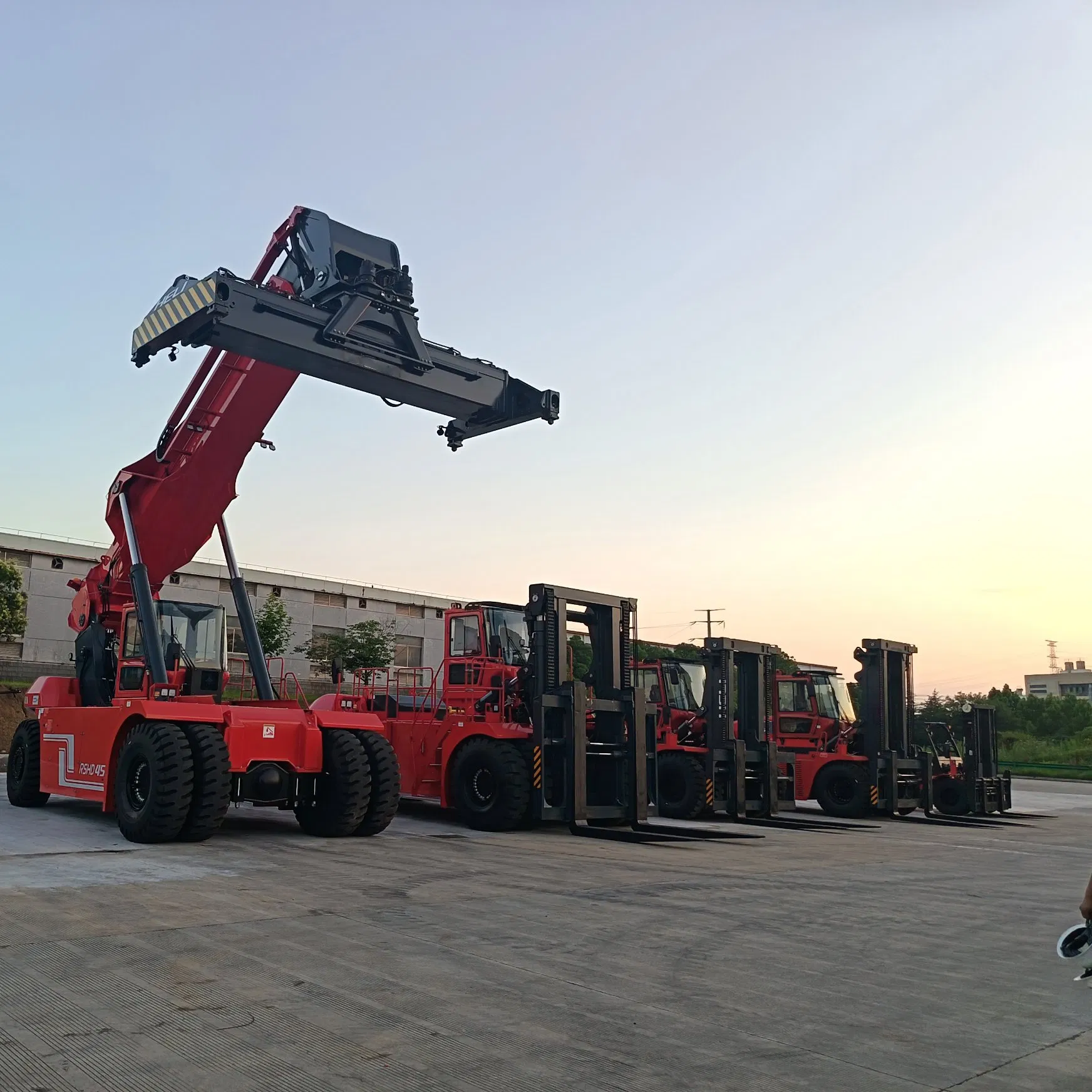 High Quality 45 Ton Reach Stacker Loaders for Ports Lifting Machine