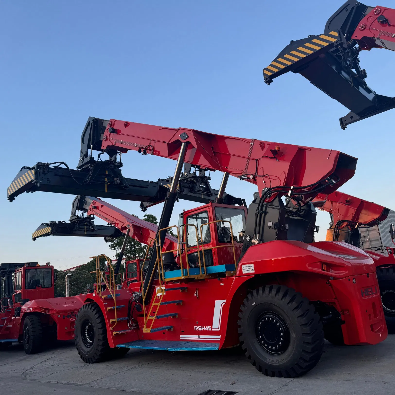 High Quality 45 Ton Reach Stacker Loaders for Ports Lifting Machine
