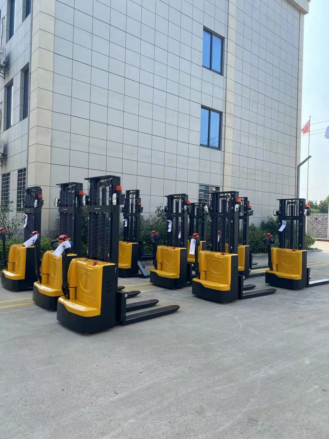 Heavy-Duty Walk-Behind Electric Pallet Stacker Battery Forklift 1500kg with 1.6-3m Lift Height