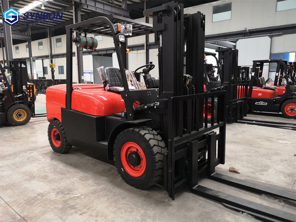 Synbon High Quality Diesel New Forklifts 5 Ton Telescopic off-Road Multi-Directional Rough Terrain Forklift