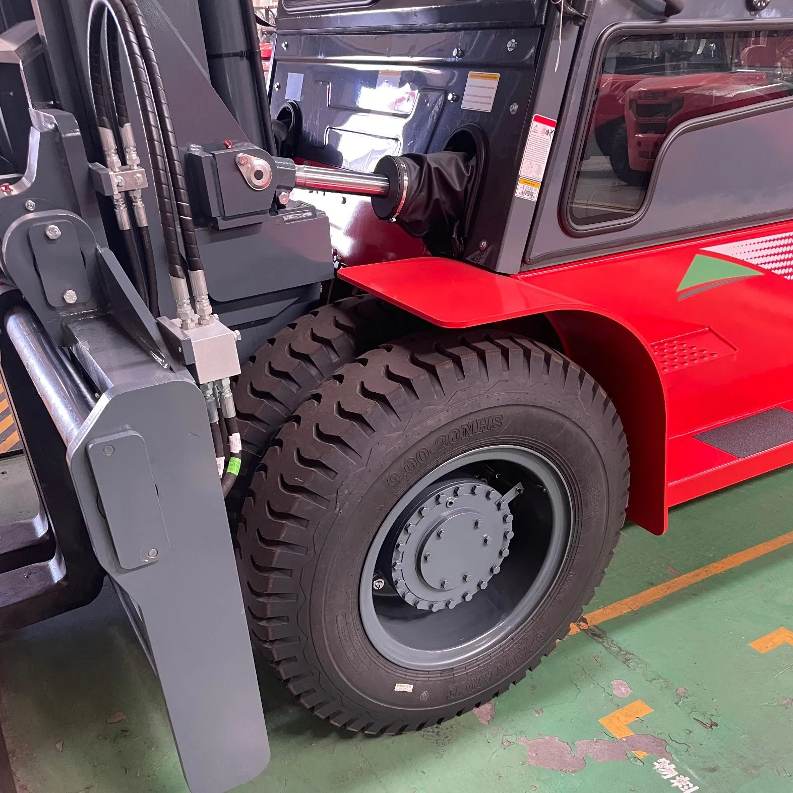 Multi Directional 10ton Diesel Electric Battery Forklift Truck Industrial Construction Lifting Equipment