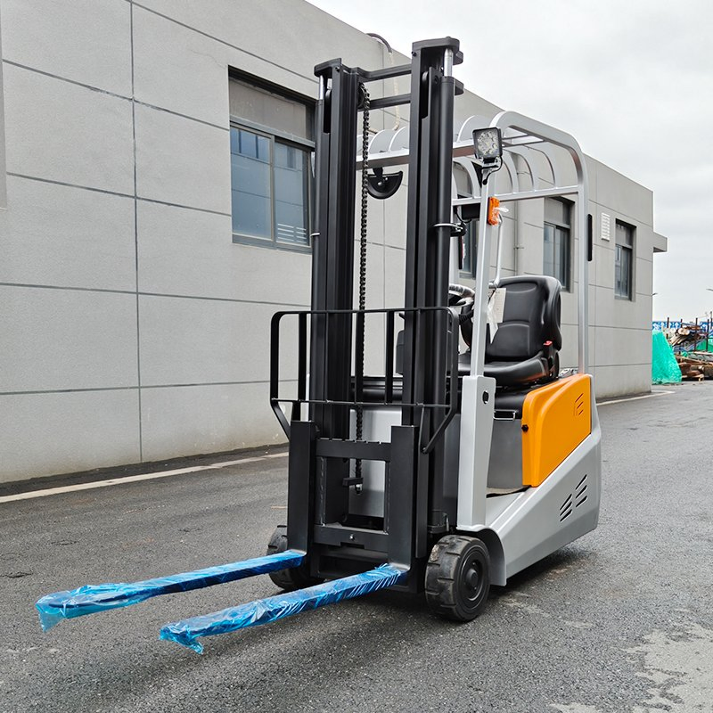 China Factory CE 1 Ton 3 Ton Hydraulic Small Space Operation Three-Wheel Rough All Terrain Counterbalanced Lift Reach Warehouse Electric Forklift