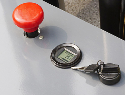 Movmes 1.5t Electric Pallet Jack 1.5ton Truck Outdoor Forklift Ride on Rough Terrain Lifter Semi Automatic 3 Ton