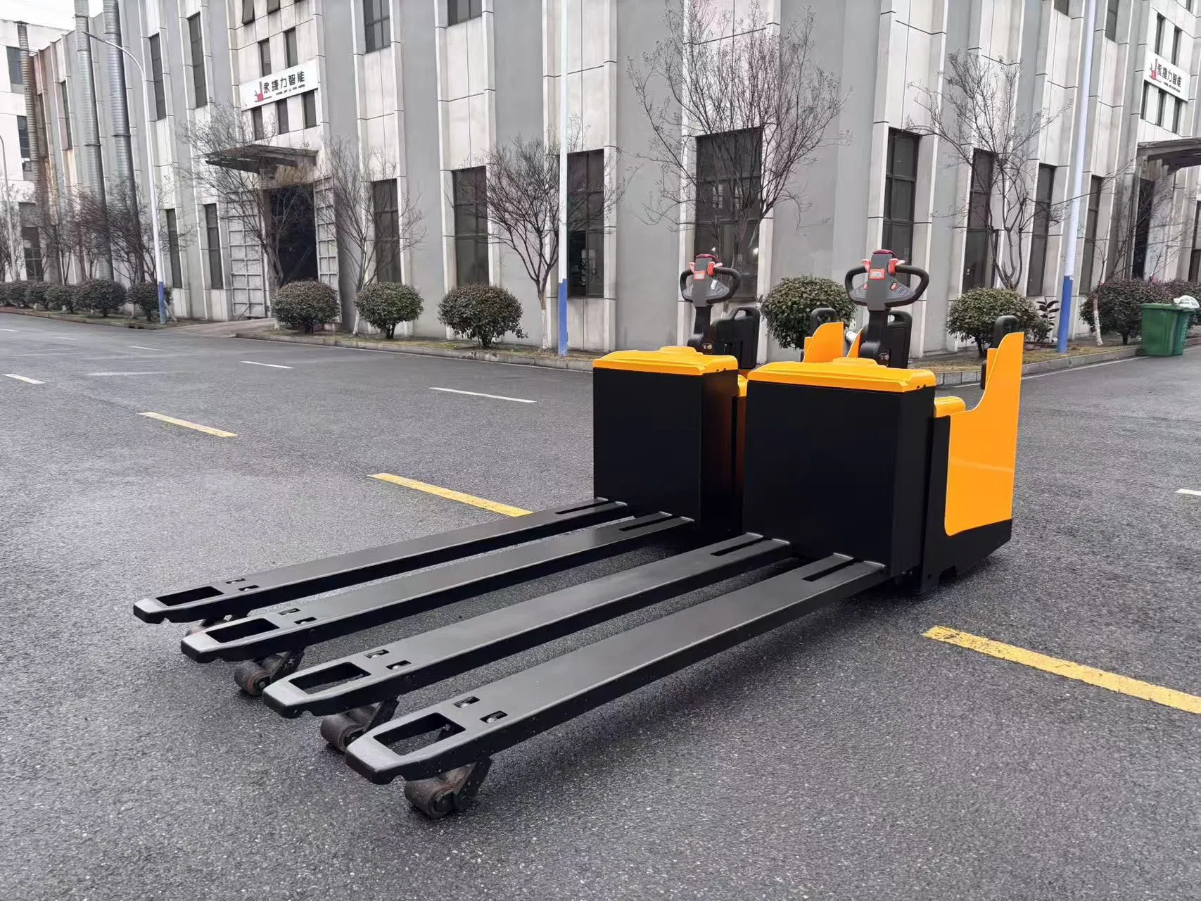 Heavy Duty Ride-on Electric Pallet Jack for Logistics Handling