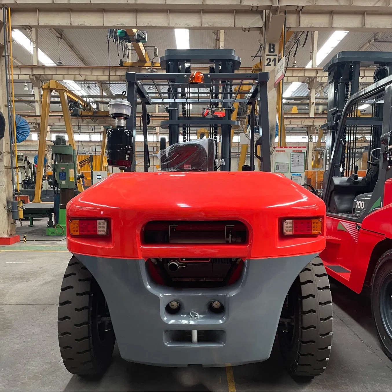 Multi Directional 10ton Diesel Electric Battery Forklift Truck Industrial Construction Lifting Equipment