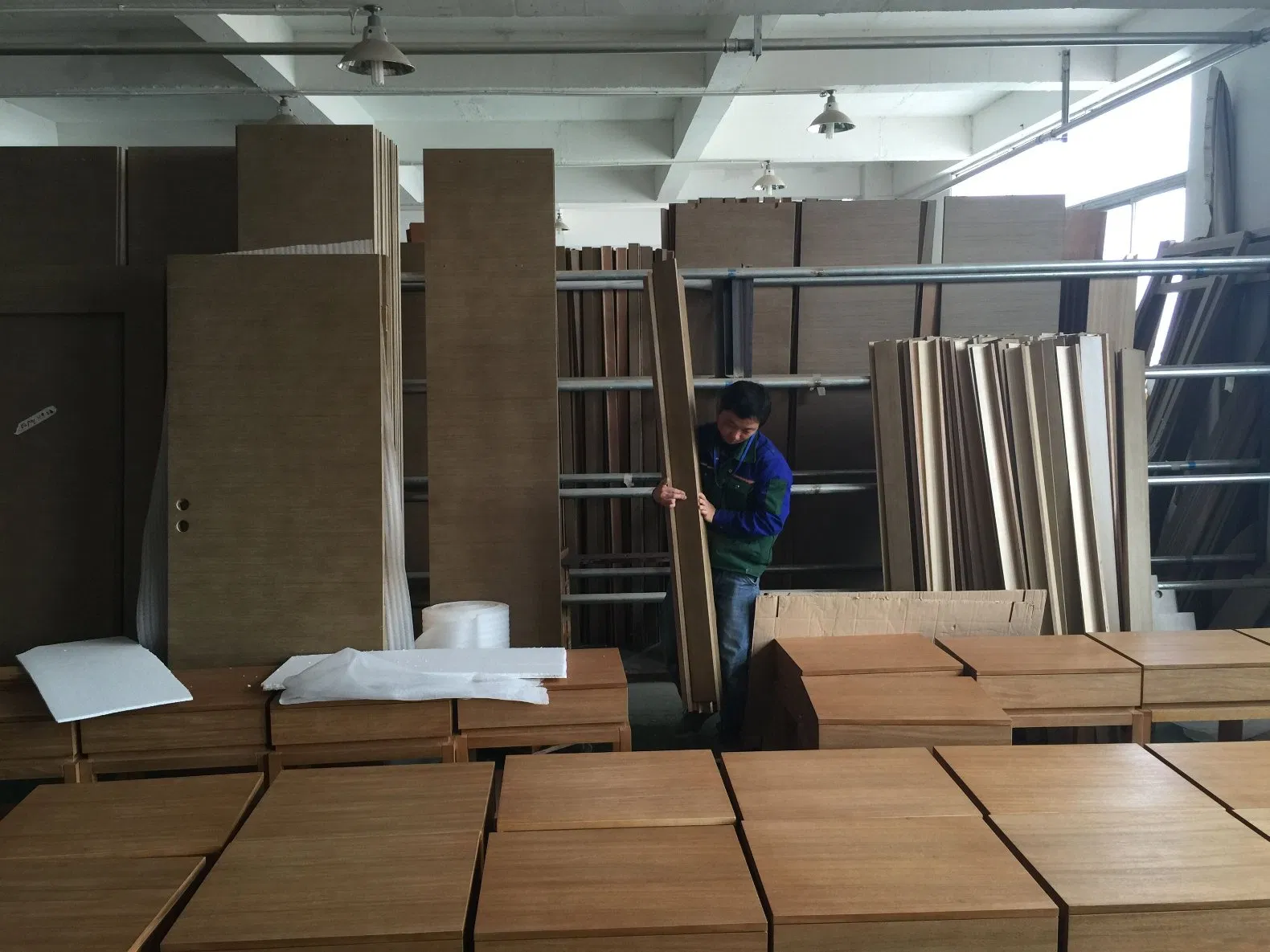 5 Star New Design Luxury Modern Hospitality King Size Hotel Bedroom Studio Furniture with Sockets and Hotel Case Goods &amp; Softs for Upcoming Projects