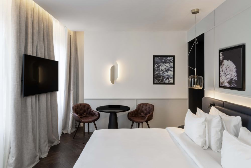 Modern Five Star Luxury Hotel Furniture Custom Design for Resort Apartment Bedroom Sets Complete Hospitality Solutions