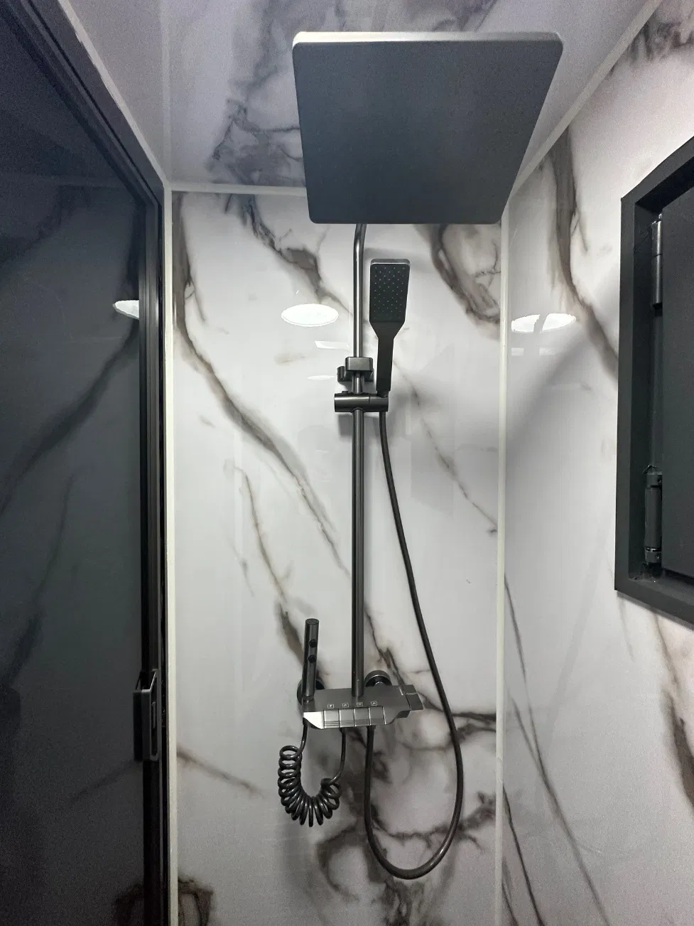 Modular House Prefab Tiny Mobile Space Capsule Home House Modern Prefabracated Container Building Container Apple Capsule Cabin Homestay Factory Price