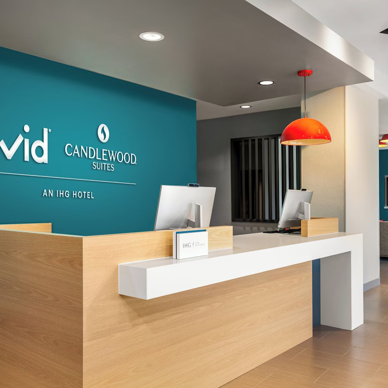 High-End Hospitality Set with Oak Wood Furniture Combination