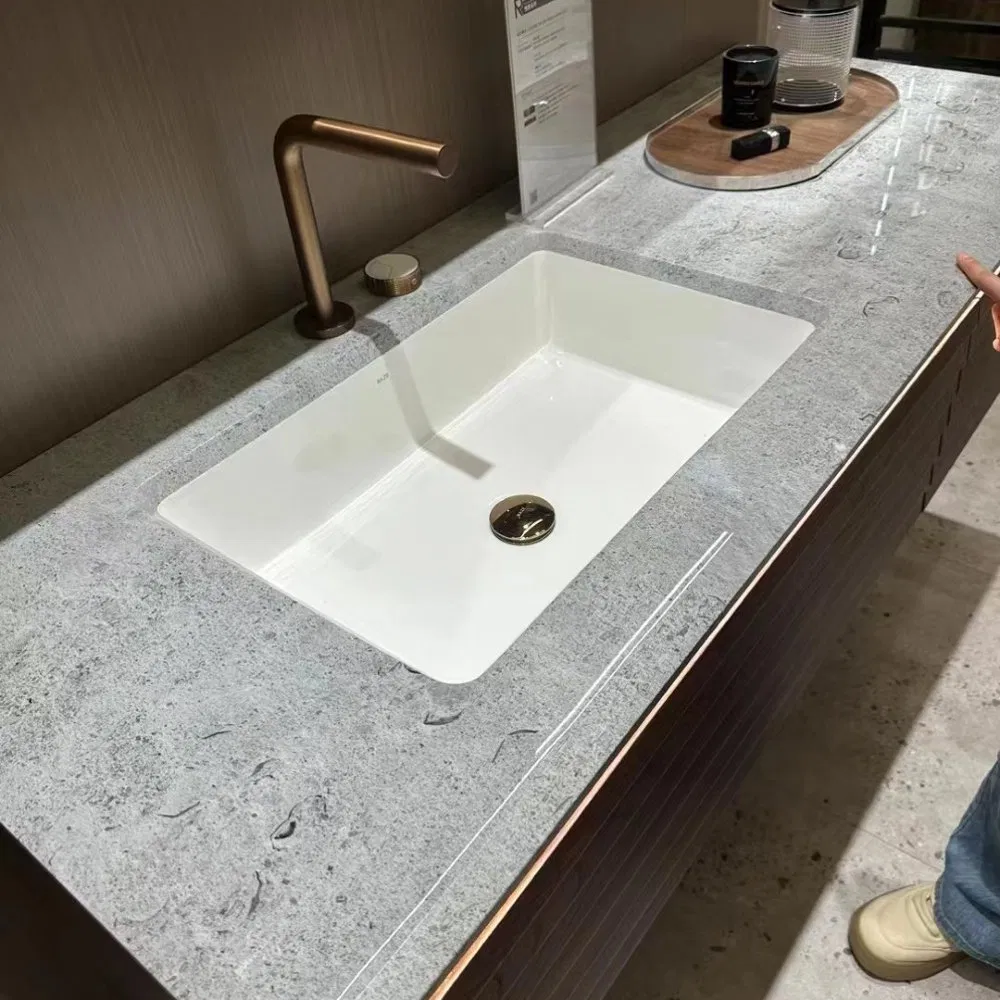 Top-Grade Artificial/Natural Marble for Hospitality &amp; Luxury Residences: Kitchen Counter Bathroom Floors, Wall Cladding, Tiles, Stairs, Window Sills