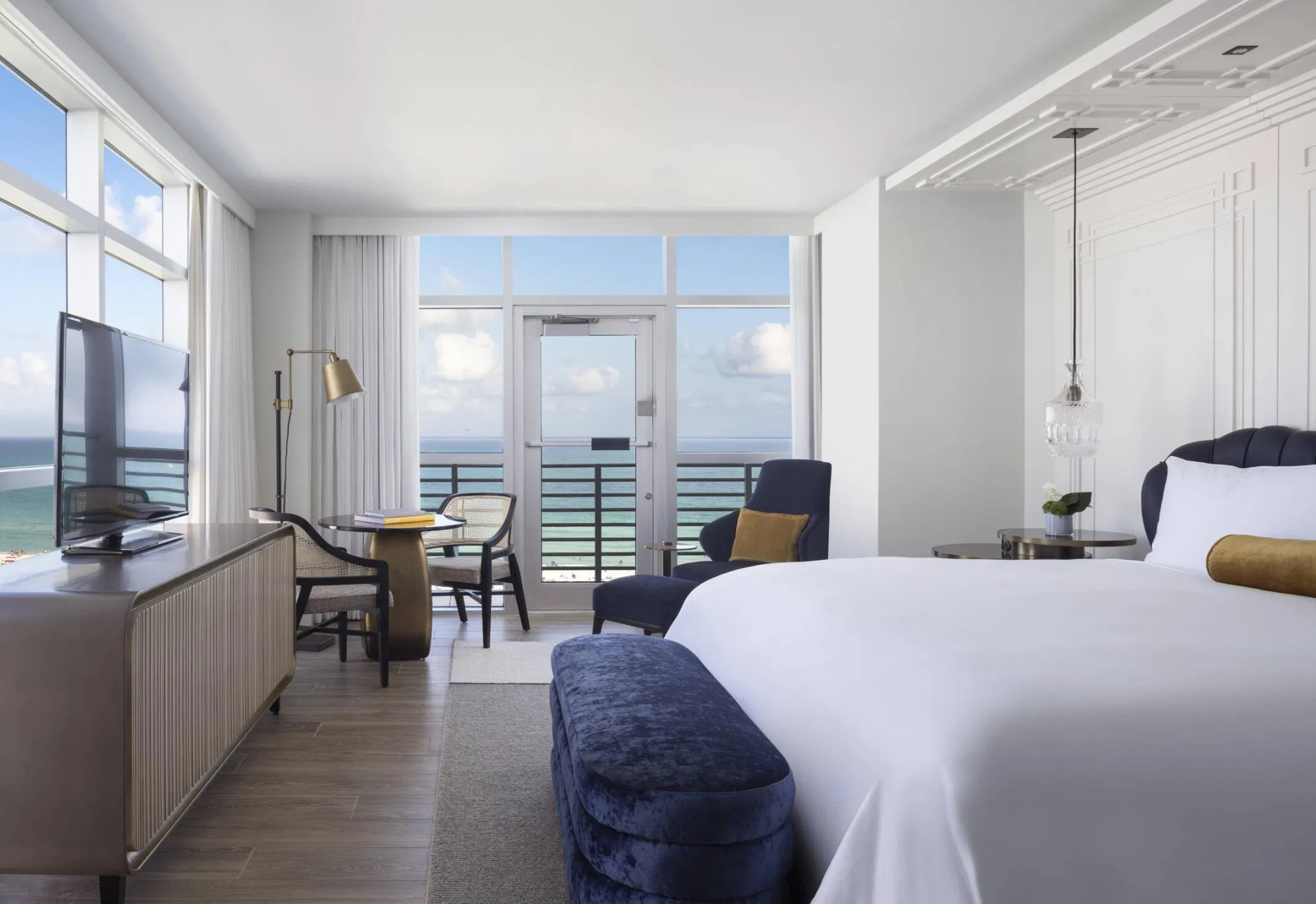 Ritz Carlton Brand Luxury Customized Hospitality Solutions of Hotel Bedroom Furniture