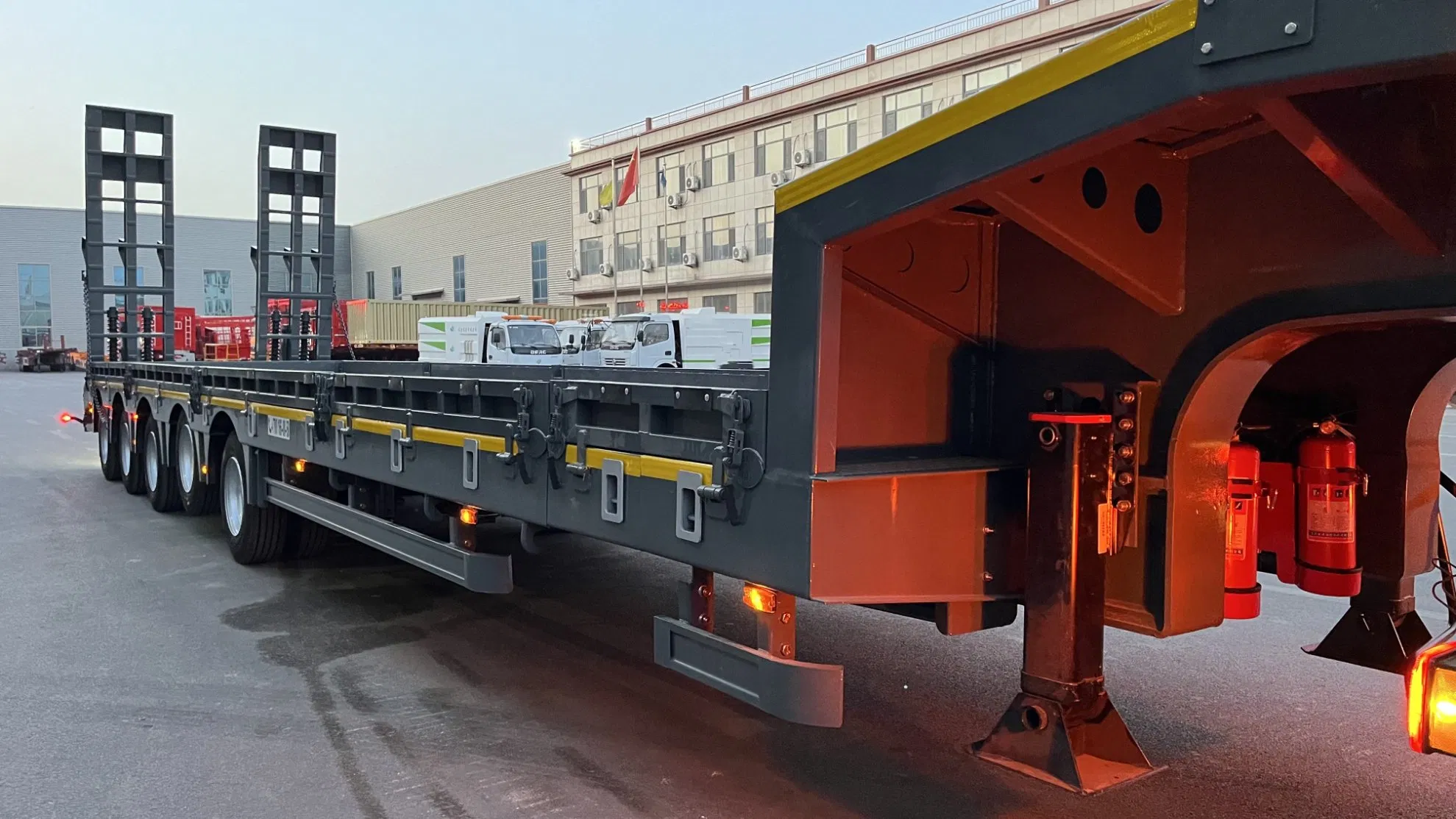Heavy Duty Lowbed Semi Trailer &amp; Step Deck Truck Trailer for Oversized Cargo Project Transport Factory Direct Price