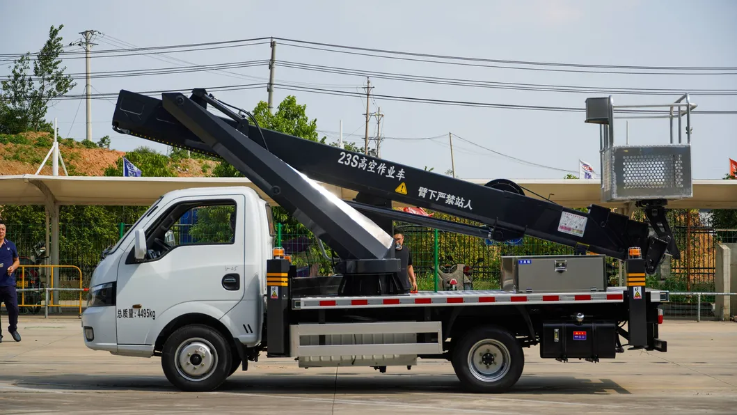 Aerial Work Truck View 1
