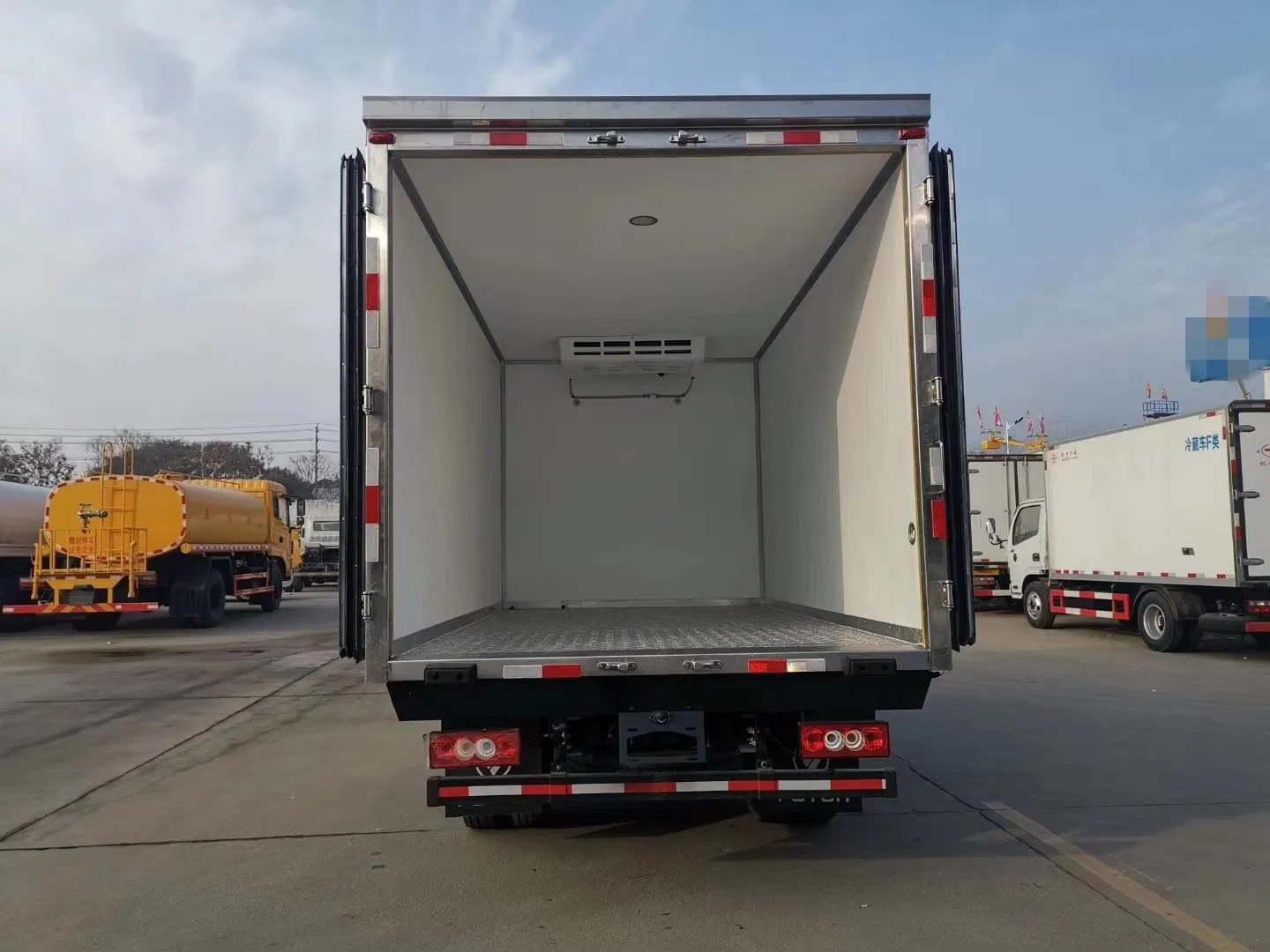 Foton Oumako S3 Refrigerated Truck Narrow Body 4 * 2 Drive Cold Chain Transport Vehicle Temperature Controlled Refrigerated Truck