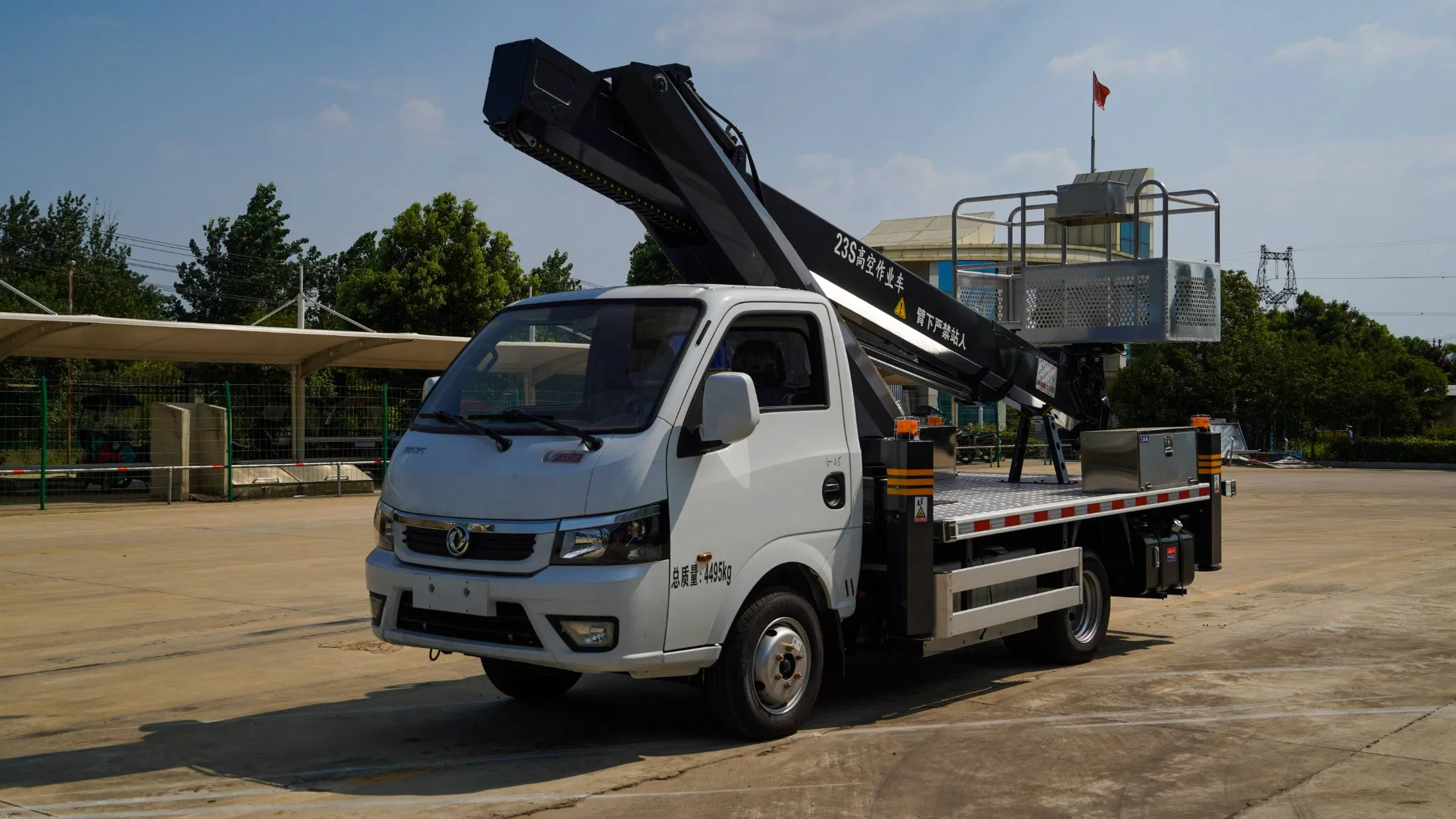 Dongfeng 4 × 2 High-End Intelligent 23 Meter Pure Electric New Energy Aerial Work Truck