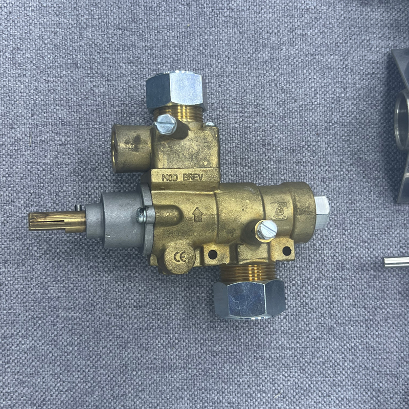Brass gas valve